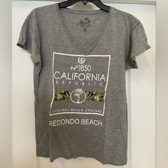 NWOT California Scent Redondo Beach vneck tee shirt size XXLarge- Heather grey - Picture 1 of 5
